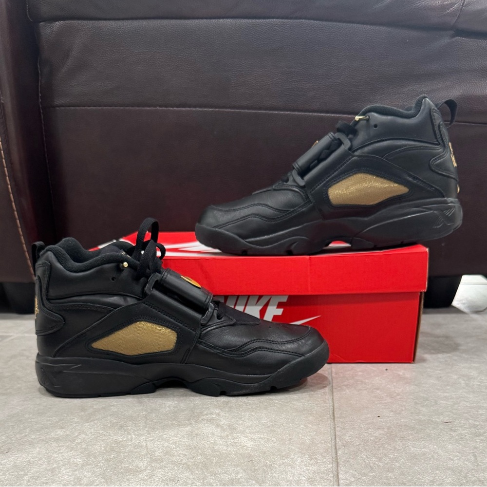 Nike Air Diamond Turf PRM 'Signing Day' Black/Gold HV5788-001 - Picture 2 of 8